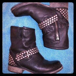 Steve Madden Studded Buckle Moto Boots Black
